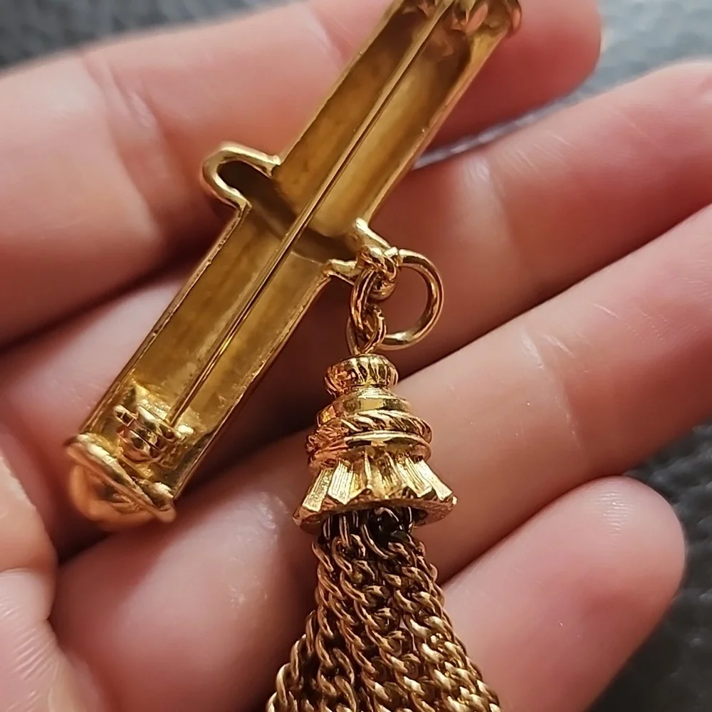 VTG Gold Tassel Brooch - Picture 6 of 7